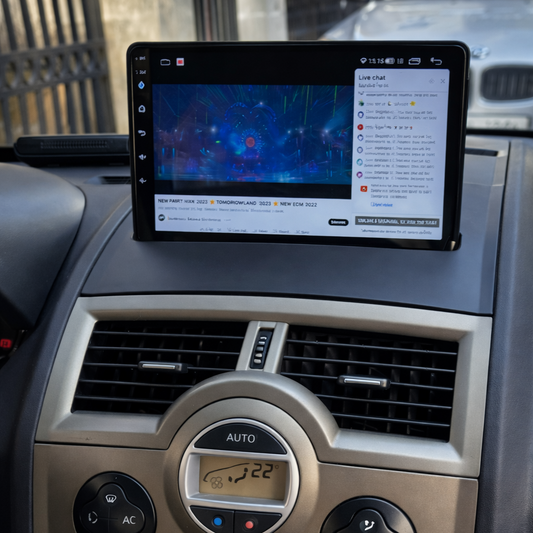 Écran CarPlay Renault Megane 2 intégré tableau de bord