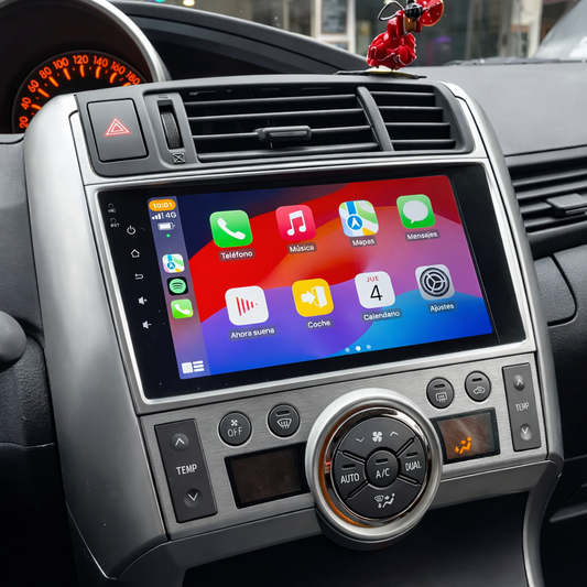 Écran CarPlay Toyota Verso intégré tableau de bord
