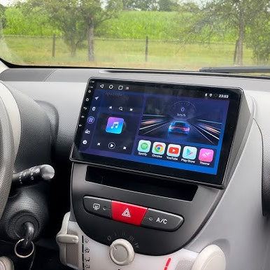 Écran CarPlay Toyota Aygo intégré tableau de bord