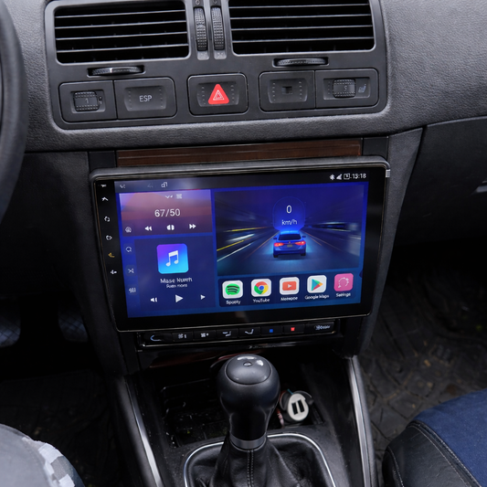 Écran CarPlay Volkswagen Golf 4 intégré tableau de bord