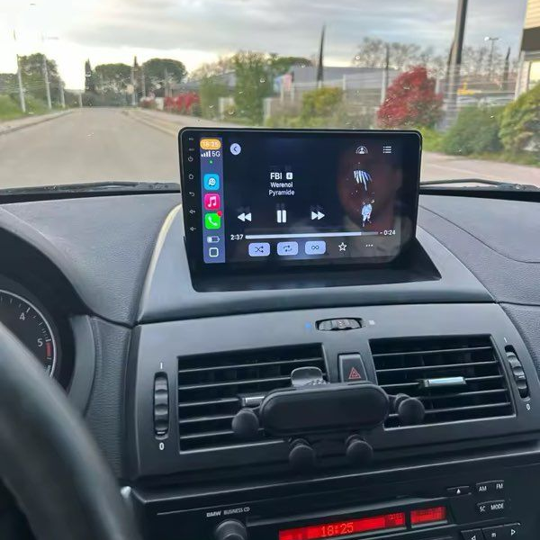 CarPlay BMW X3 E83 (2003-2011) — image 1