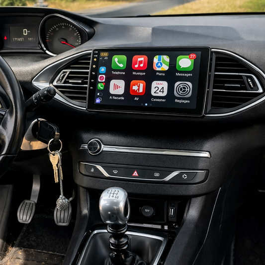 Écran CarPlay Peugeot 508 intégré tableau de bord