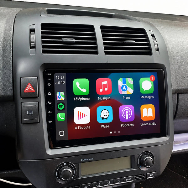 Écran CarPlay et Android Auto installé dans le tableau de bord d'une Volkswagen Polo 4